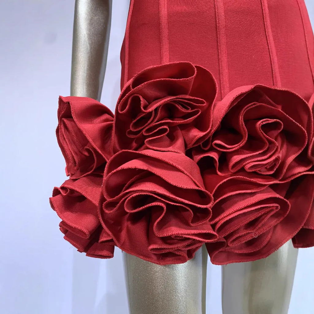 Solid colour women's mid-waist dress in red, on a mannequin.