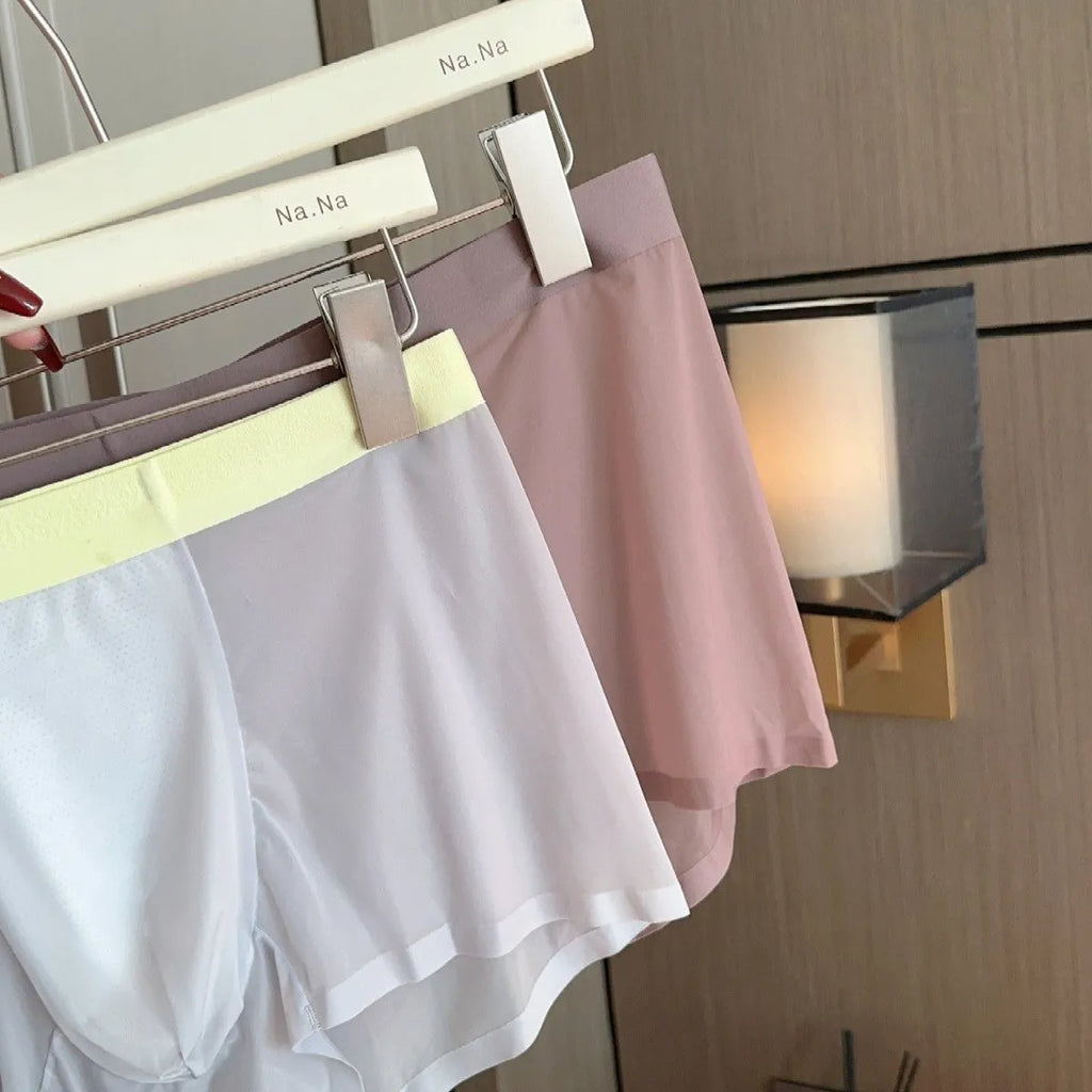 Seamless men's boxer shorts in ultra-thin honeycomb fabric, shown in a nude colour.