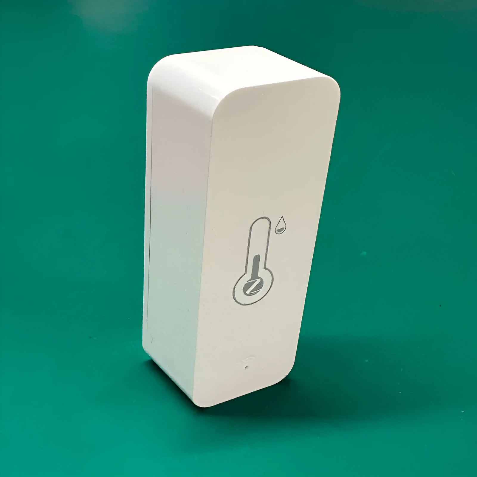 WiFi Zigbee temperature humidity sensor with ABS housing measuring 72mm x 25mm x 20mm