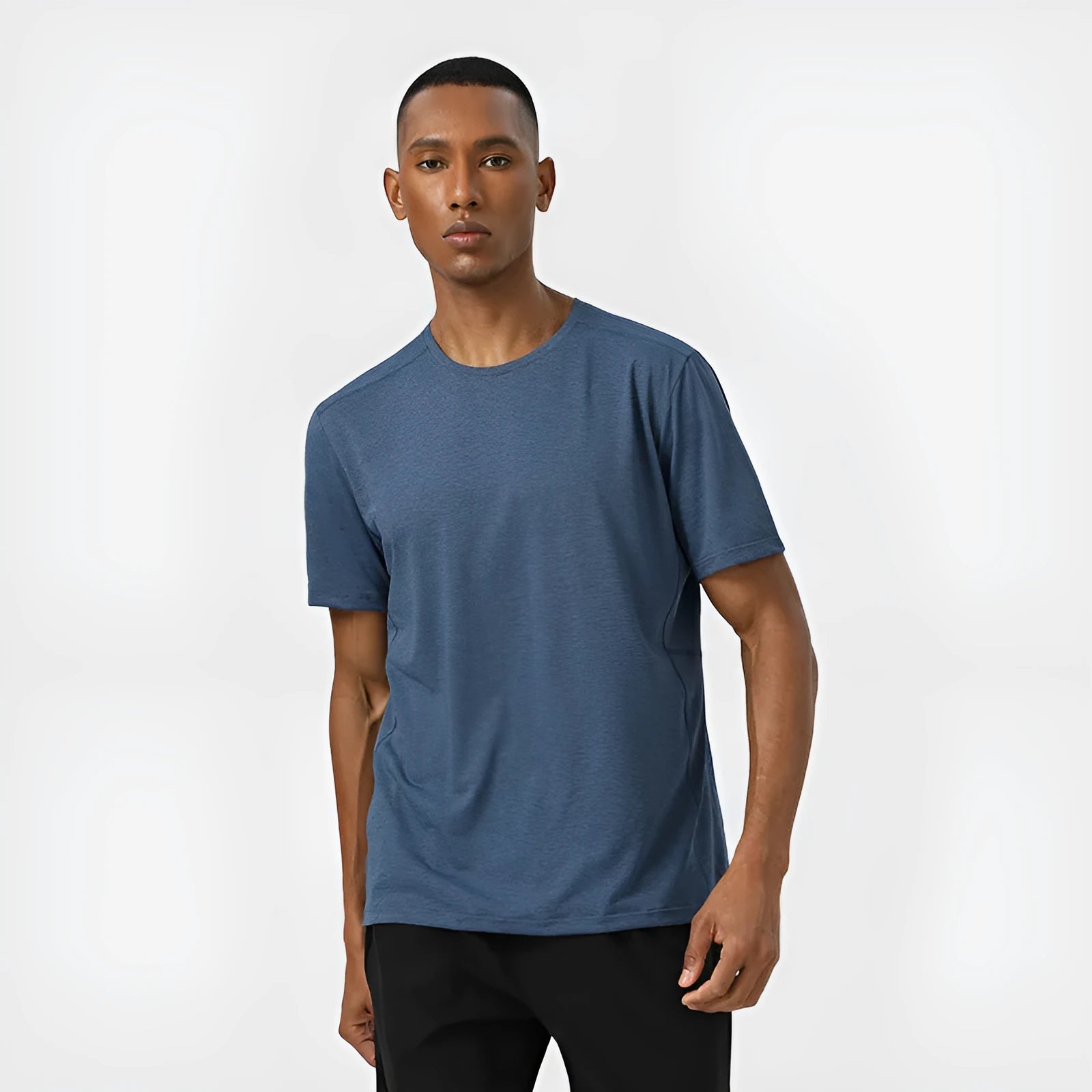 Men's short sleeve sports T-shirt in polyester with reflective trim on sleeve