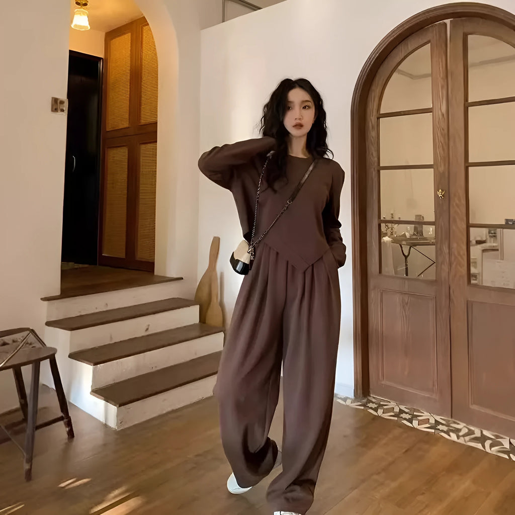 Women's loose casual sports suit set in solid colour with top and trousers, splicing detail, khaki or brown options