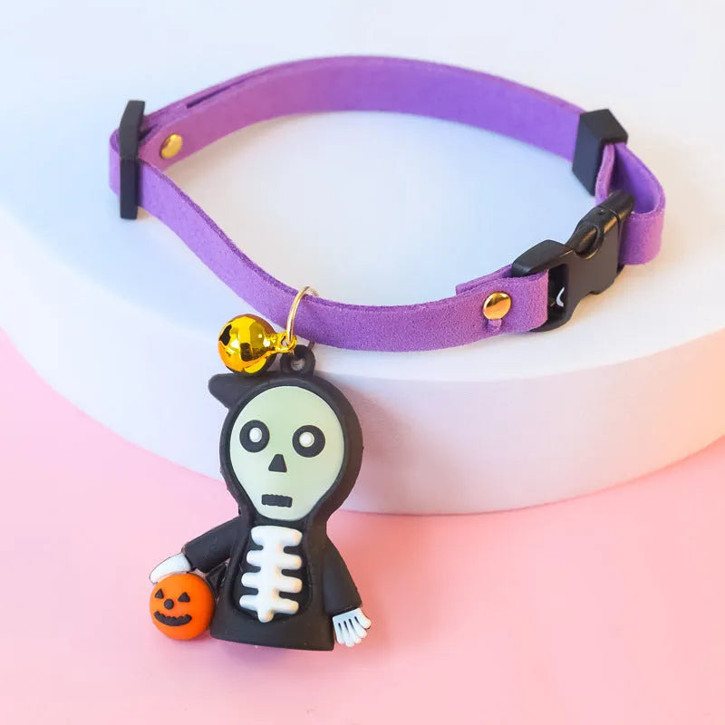 Halloween pet collar with luminous glow-in-the-dark pumpkin man pattern, adjustable size for dogs and cats