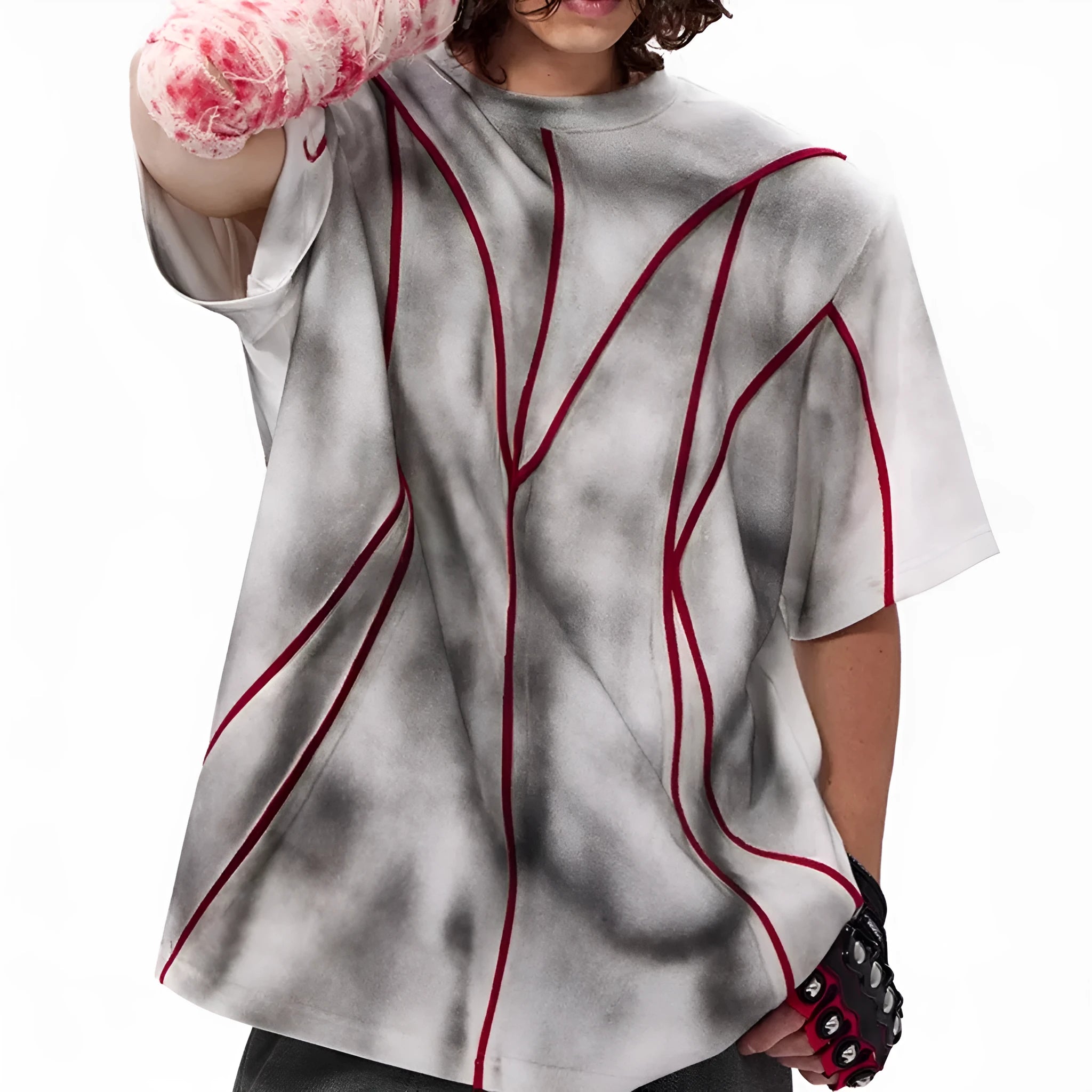 Padded shoulder short sleeve T-shirt with three-dimensional line patchwork design and round neck collar