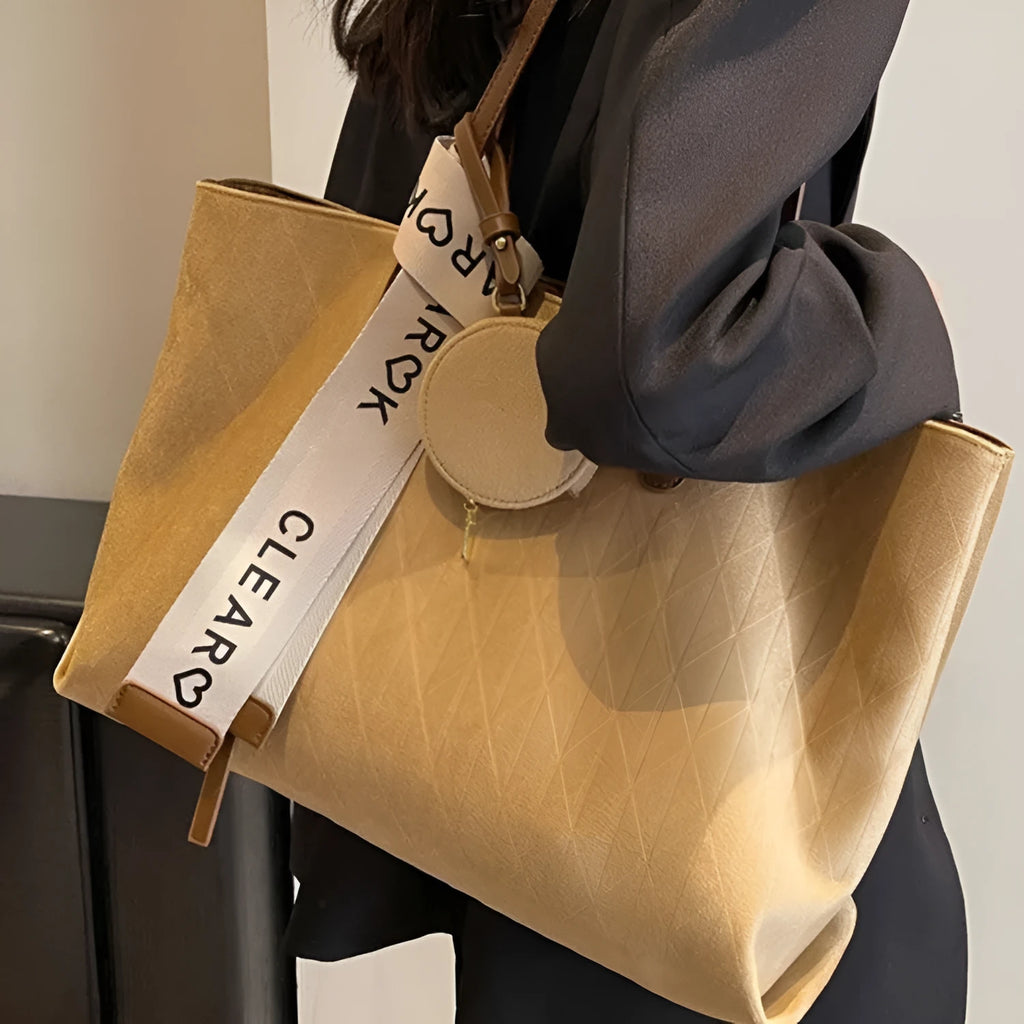 Women's large polyester tote bag with horizontal square shape and internal zipped compartment in four colour options