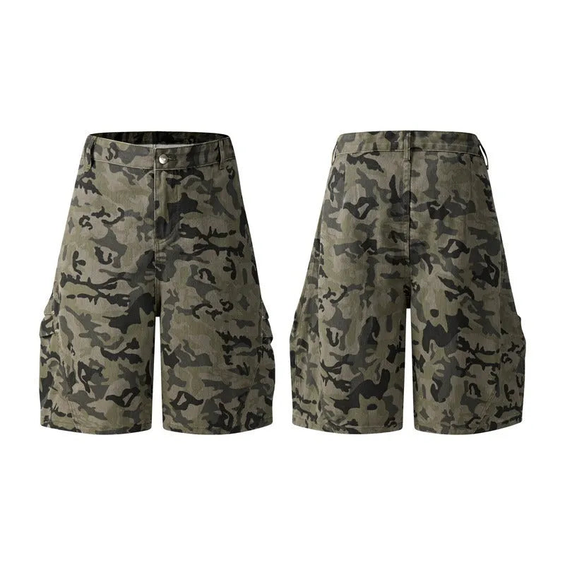 Retro washed cotton workwear shorts with zipper fly in loose fit and fifth pants length