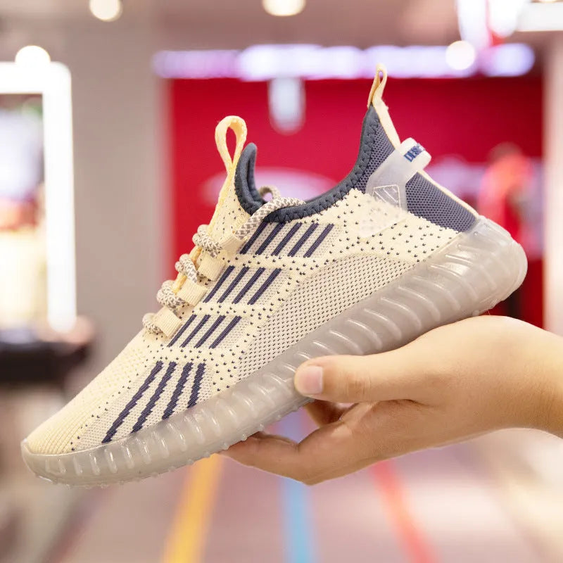 Men's white breathable flying fabric sports sneakers with a low-top and platform heel.