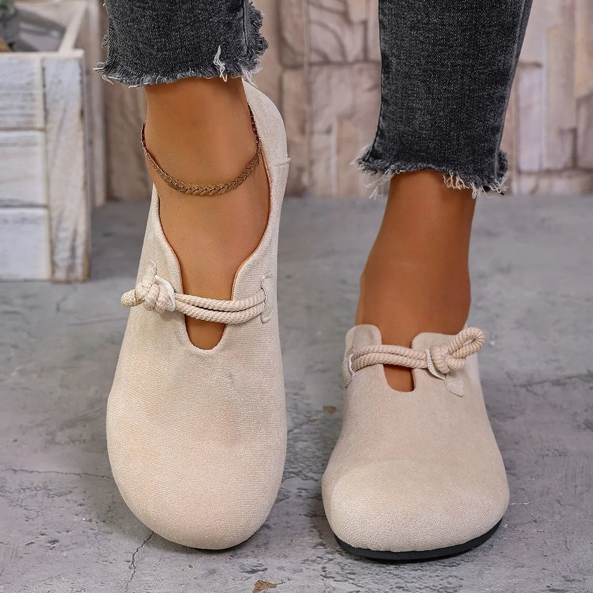 Round head slip-on full-cover solid colour suede flat shoes with flat heel and rubber sole