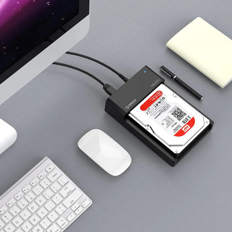 Black universal hard disk box for 2.5 and 3.5 inch SATA drives with data cable