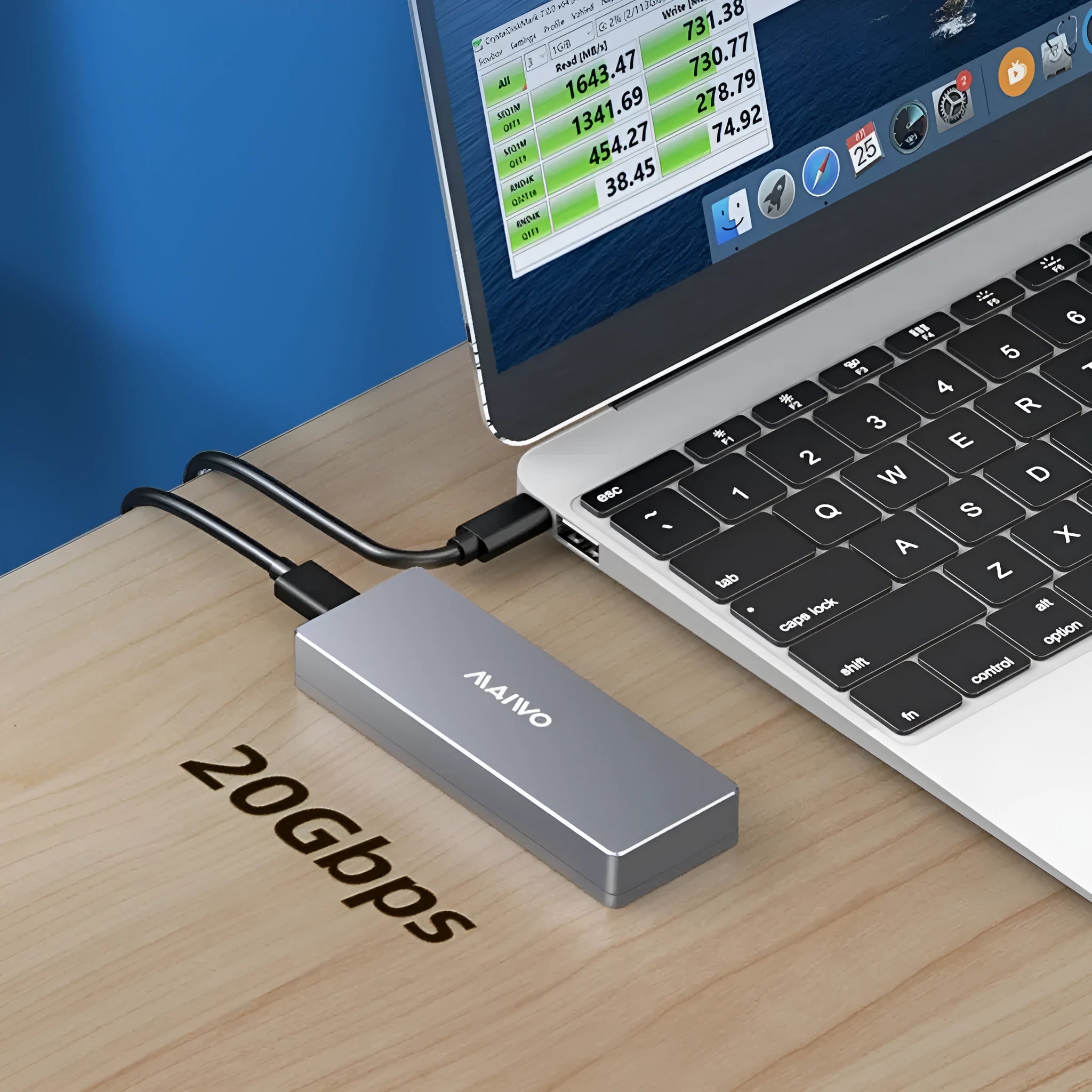 USB C M.2 solid state hard drive enclosure with aluminum alloy construction and installation accessories