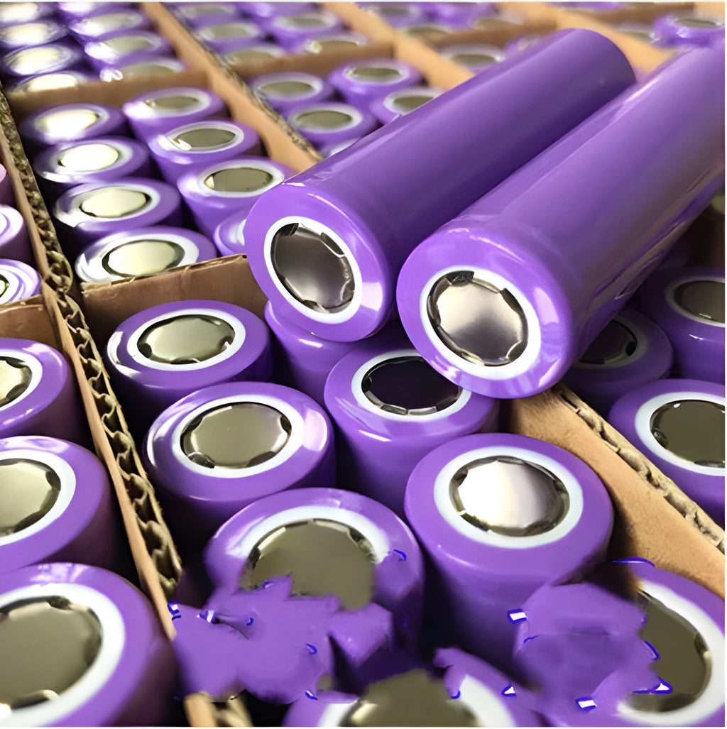 18650 lithium-ion rechargeable battery 3.7V 2600mAh capacity with safety labels