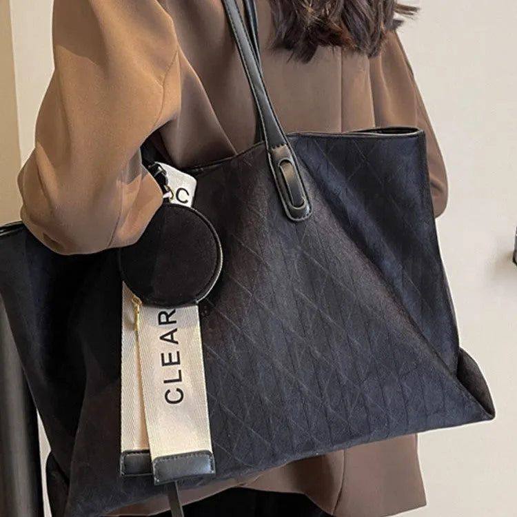 Women's large polyester tote bag with horizontal square shape and internal zipped compartment in four colour options
