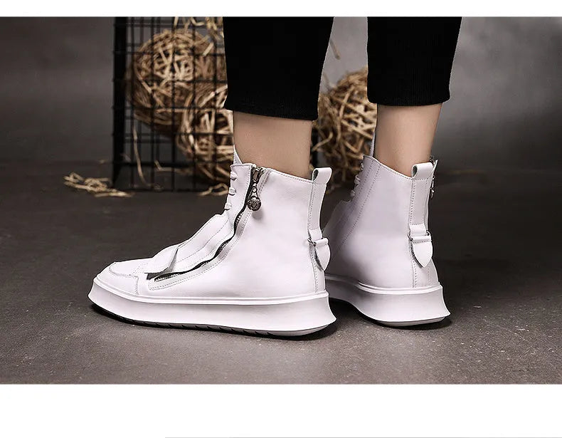 Black and white PU leather men's winter ankle boots in a high-top sneaker style on a size chart.
