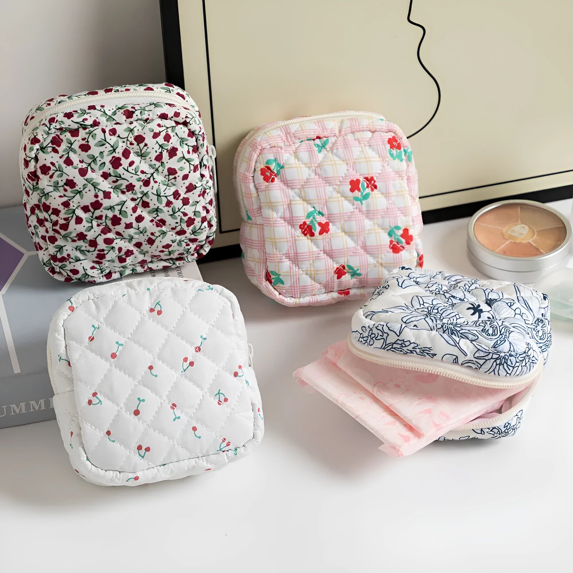 Women's floral print key storage bag in lightweight polyester with zip closure