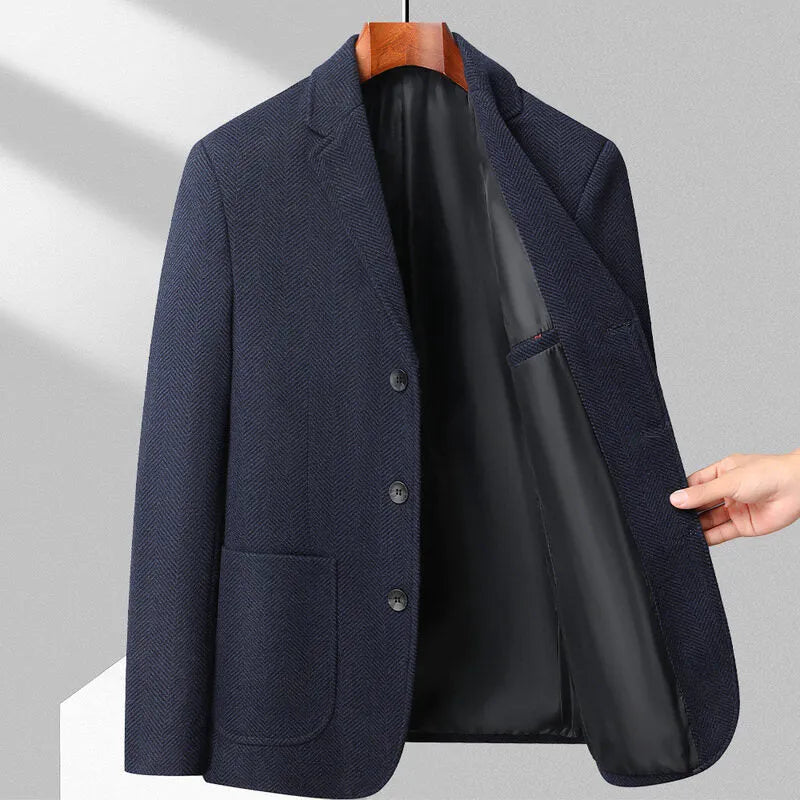 Men's solid colour loose fit woolen coat in polyester for spring and autumn.