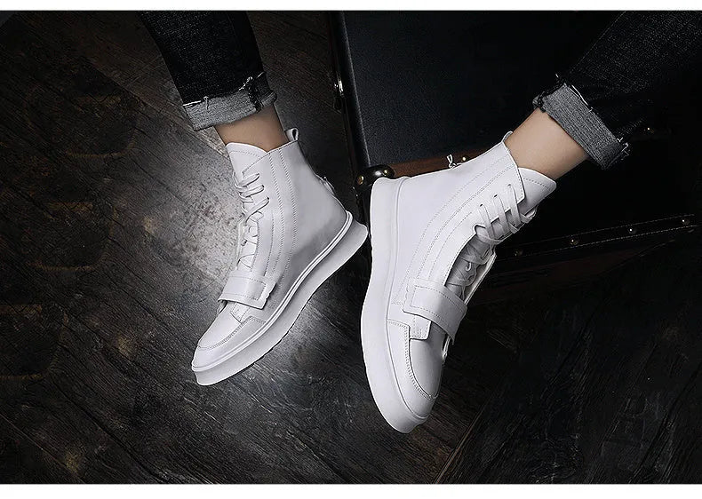 Black and white PU leather men's winter ankle boots in a high-top sneaker style on a size chart.