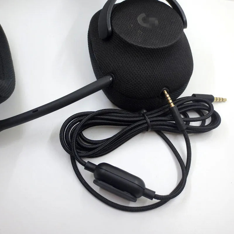 Black universal audio cable with oxygen-free copper construction for gaming headsets