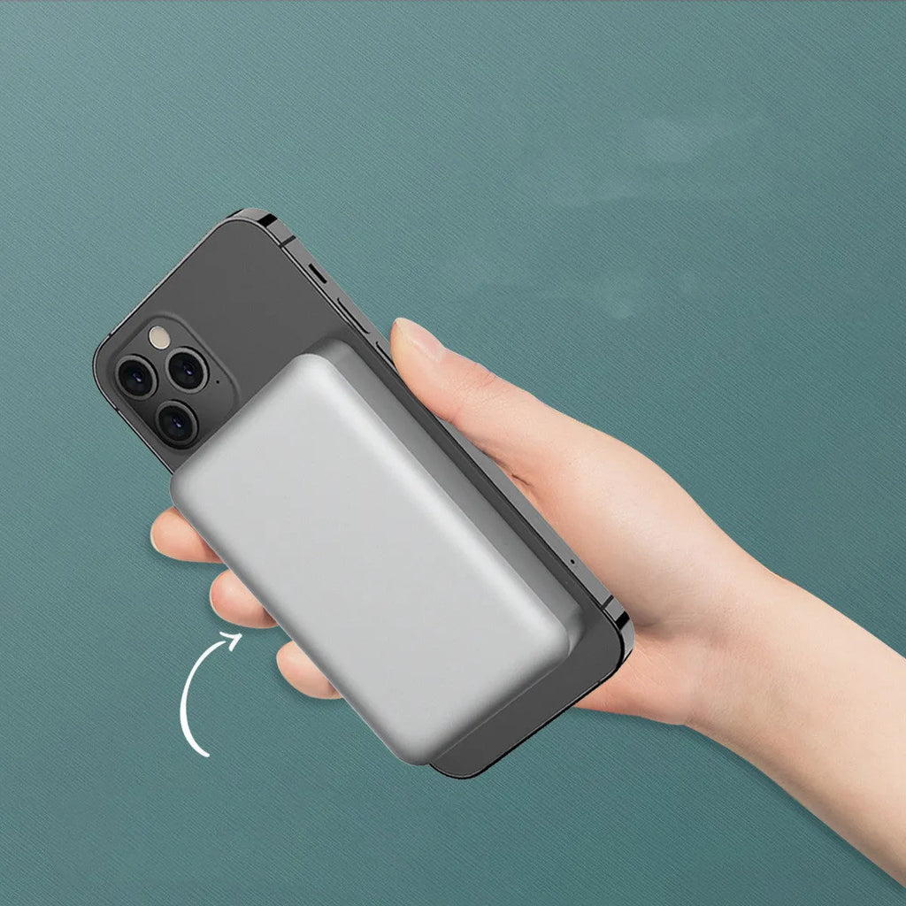 Silver aluminium magnetic wireless charging power bank for iPhone 12 with 5000mAh battery