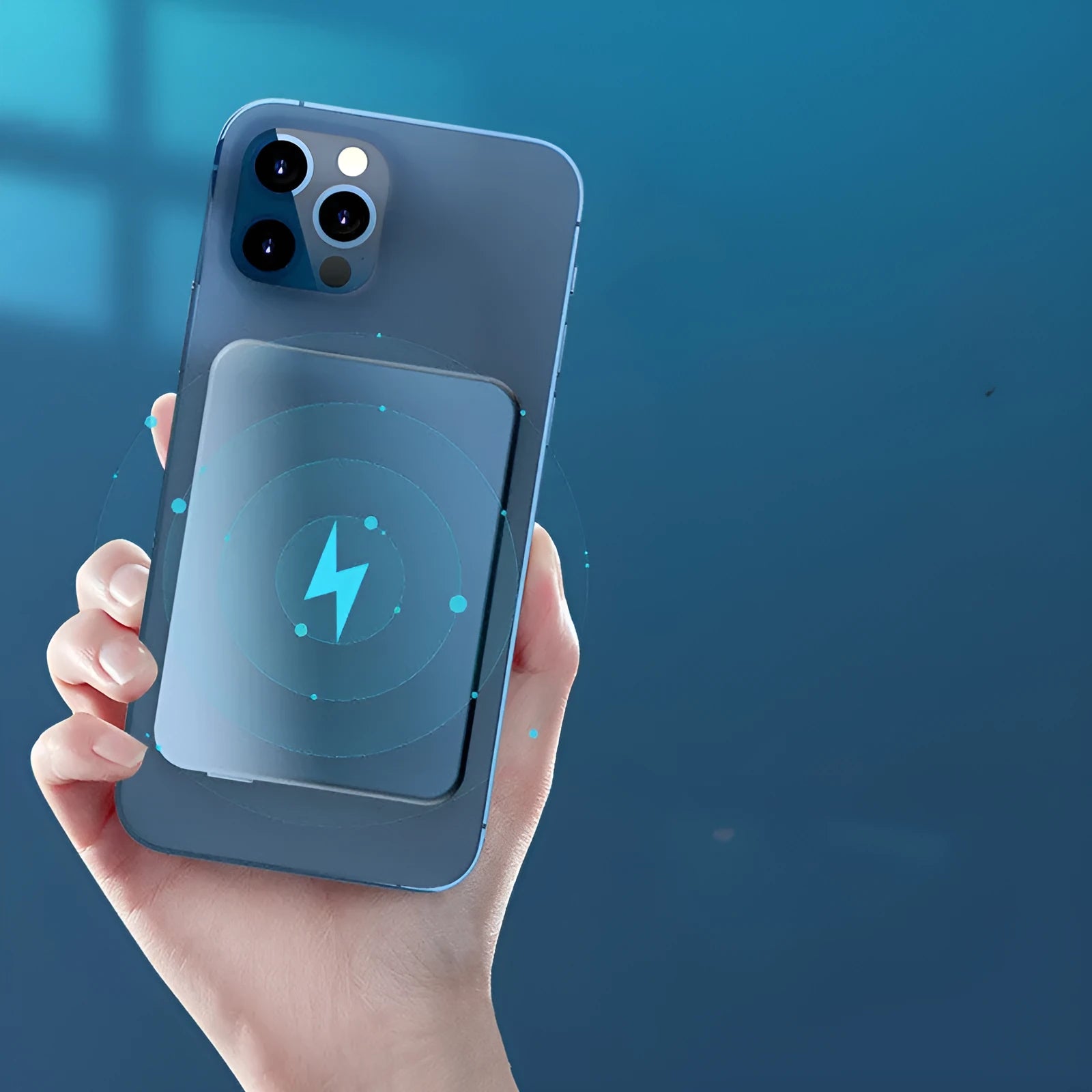 Silver aluminium magnetic wireless charging power bank for iPhone 12 with 5000mAh battery