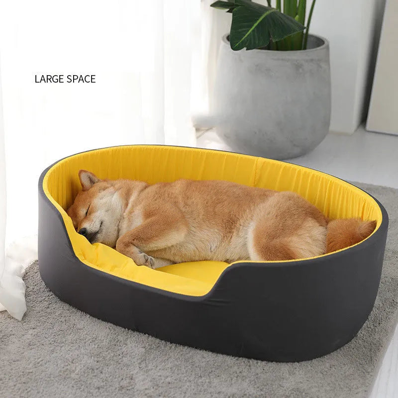 Washable cloth pet kennel for dogs and cats in black or green colour with three size options