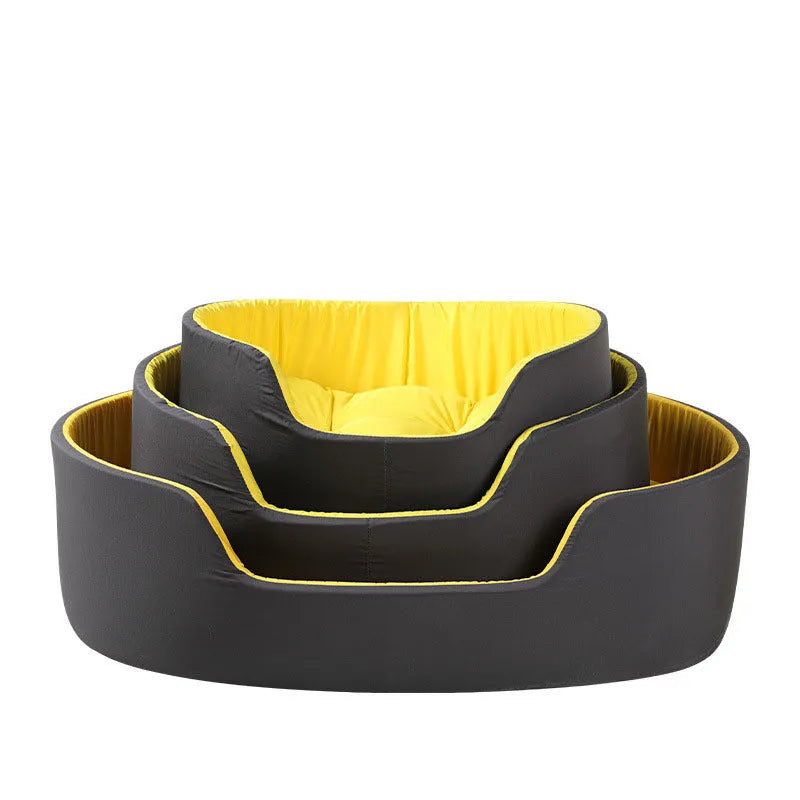 Washable cloth pet kennel for dogs and cats in black or green colour with three size options