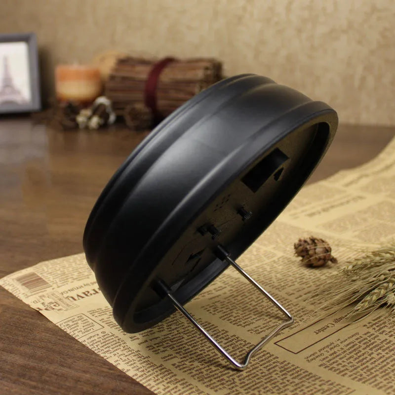 European retro style 6-inch round desk clock with silent alarm function on wooden surface