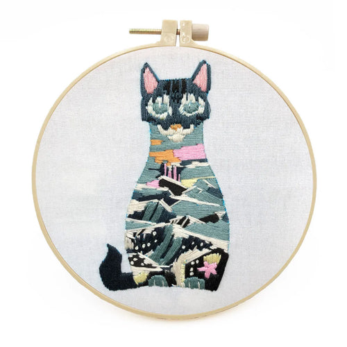 Beginners three-dimensional cat cross stitch kit with embroidery frame and cotton fabric