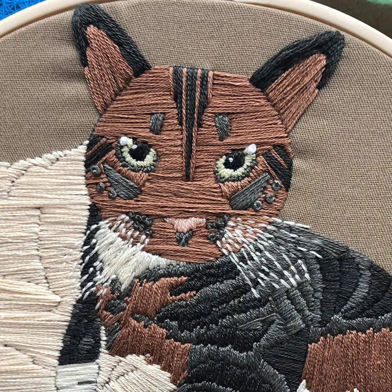 Beginners three-dimensional cat cross stitch kit with embroidery frame and cotton fabric