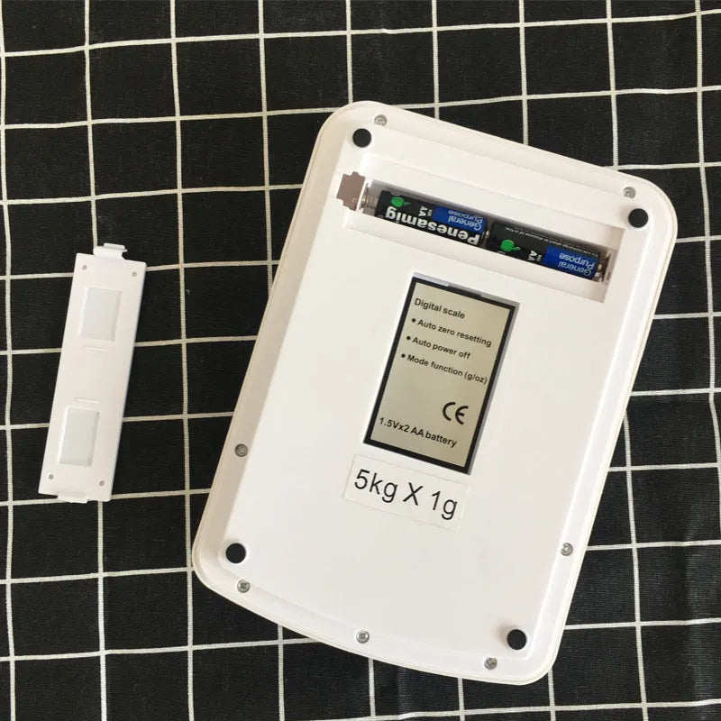 SF-400A electronic kitchen scale with digital display and weighing platform