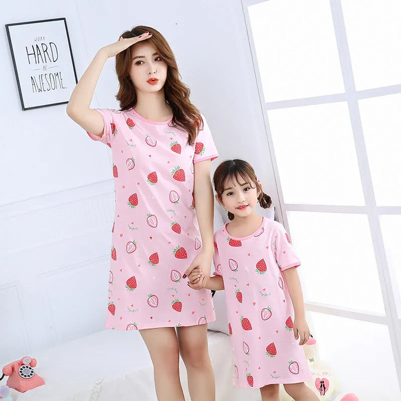 Children's purified cotton short sleeve nightdress in pink with strawberry print for summer