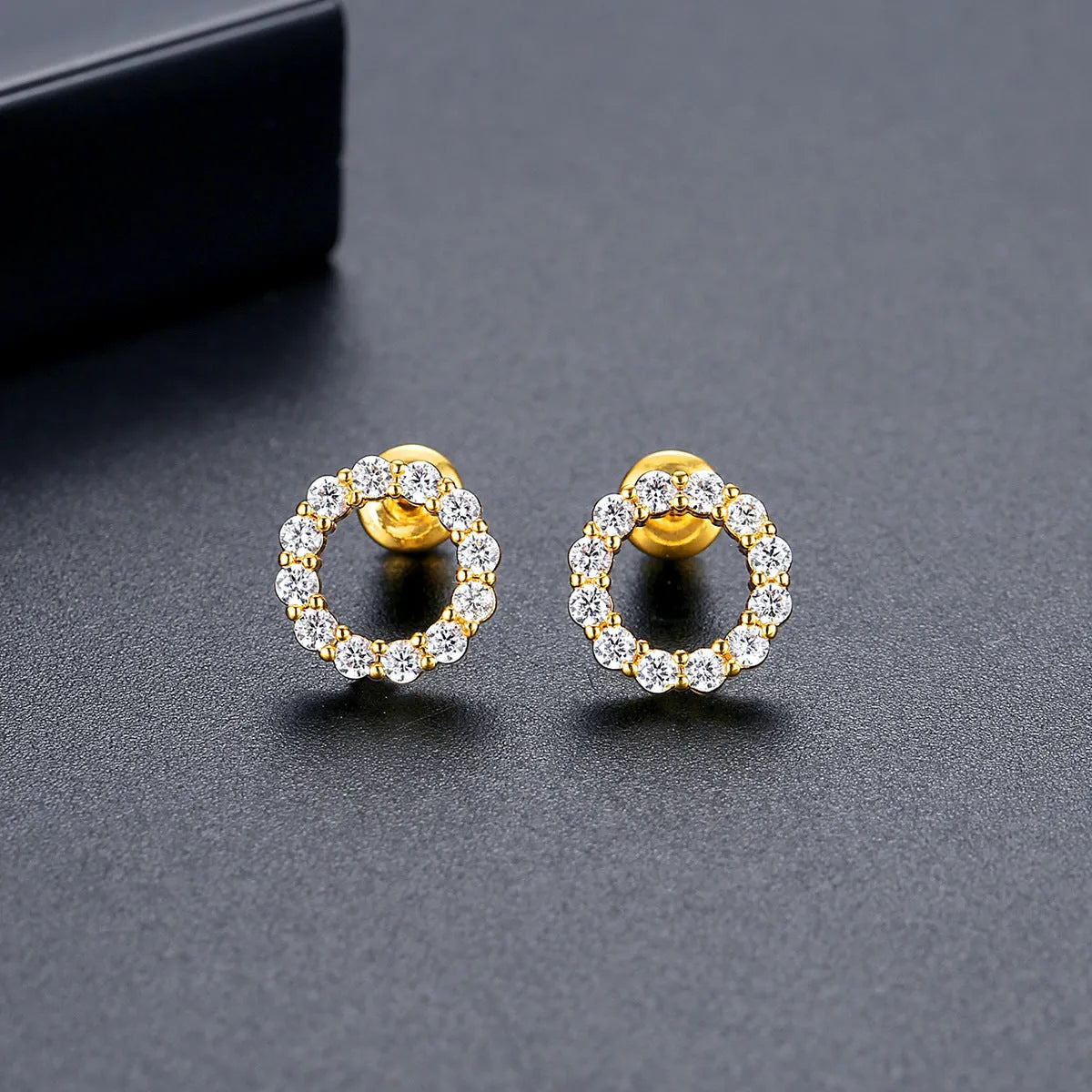 Copper micro zircon-encrusted stud earrings in geometric ring shape for women
