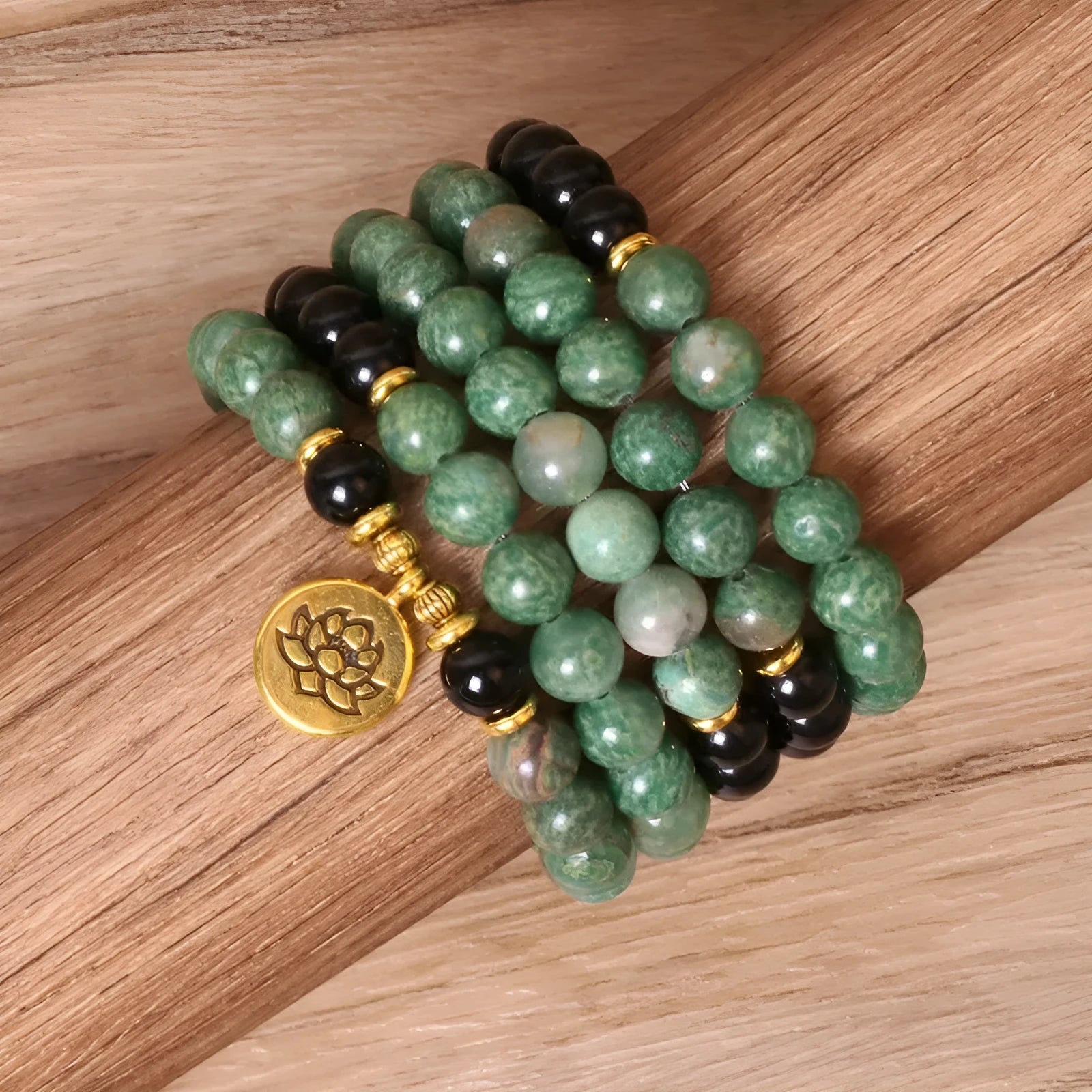 Green and black alloy elastic beaded bracelet with natural style design