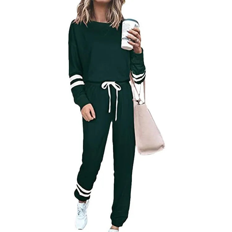 Women's plus size loose-fitting casual suit co-ord in solid colour with half sleeve top and pants