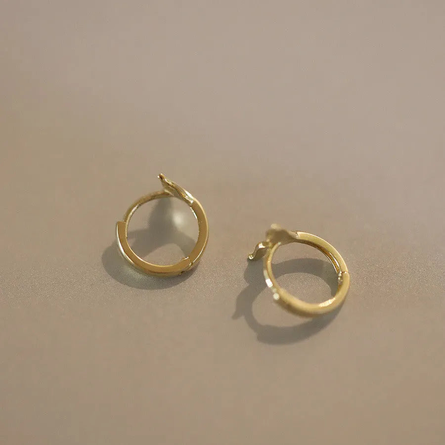 S925 sterling silver fishtail earrings with 14k golden plating, 8mm inner diameter