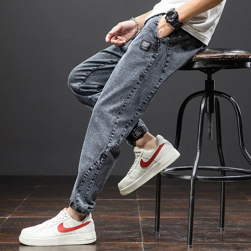 Men's Korean style cargo jeans in straight leg cut with micro elasticity cotton fabric