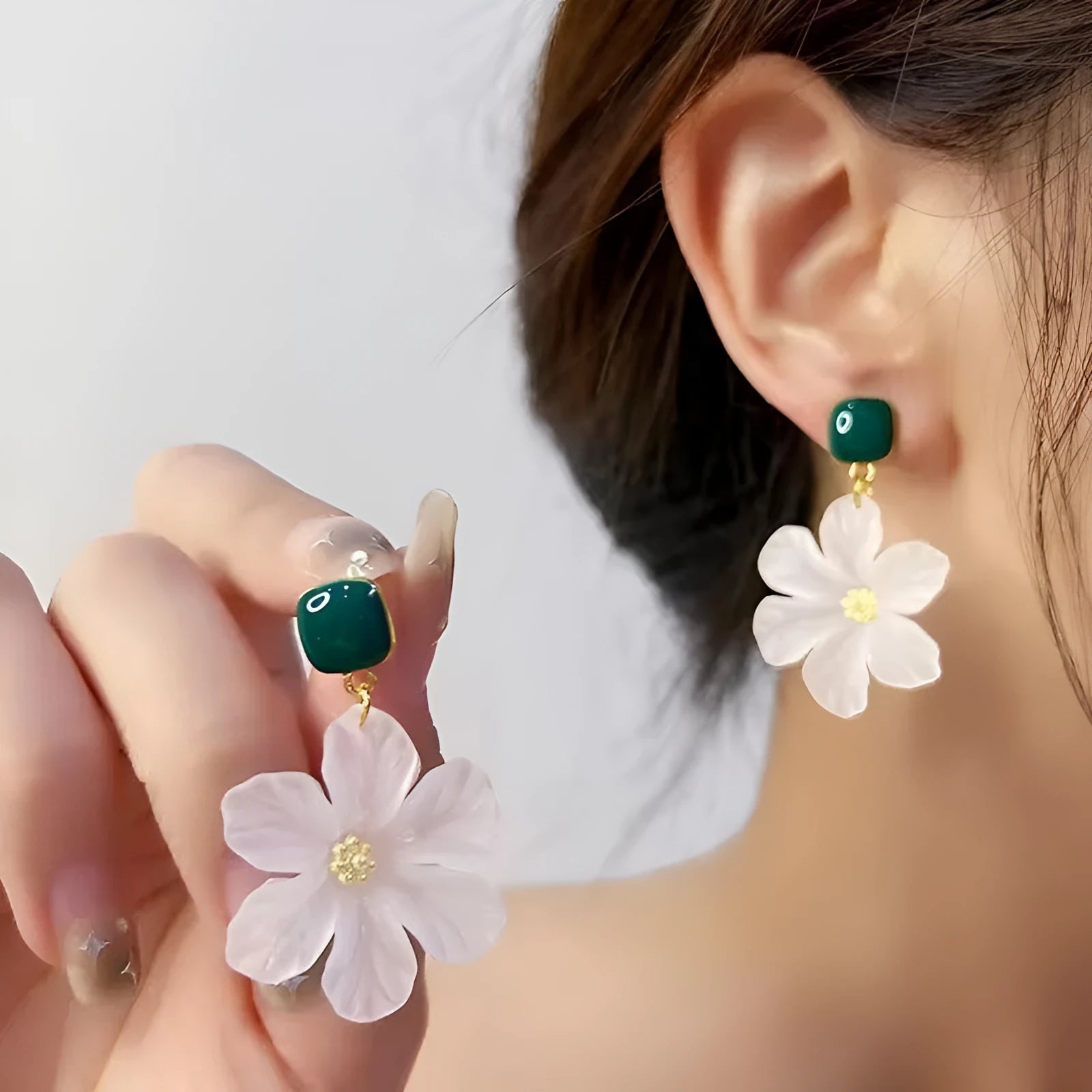 Dark green needle flowers design women's earrings in sterling silver tone alloy