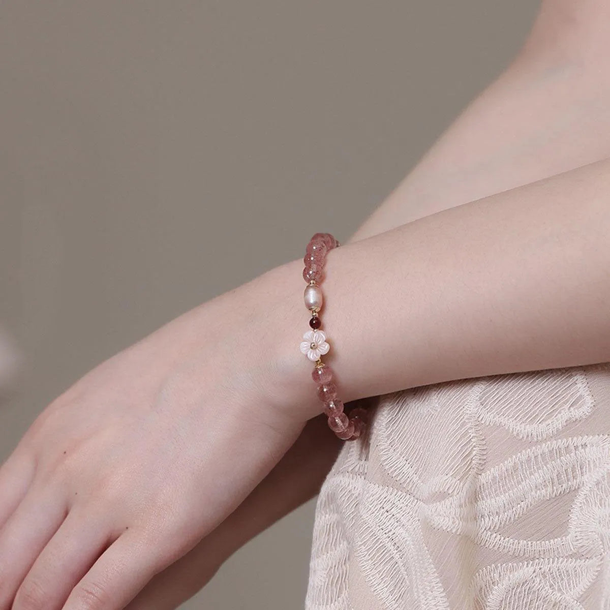 Strawberry quartz crystal flower bracelet with stretch band in peach blossom style for women