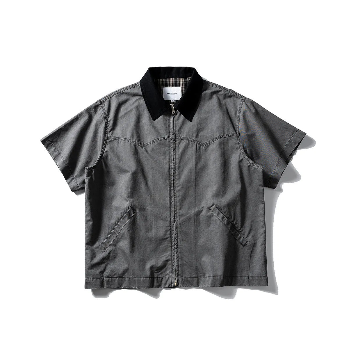 Men's khaki washed cotton overalls shirt with short sleeves in loose cardigan style