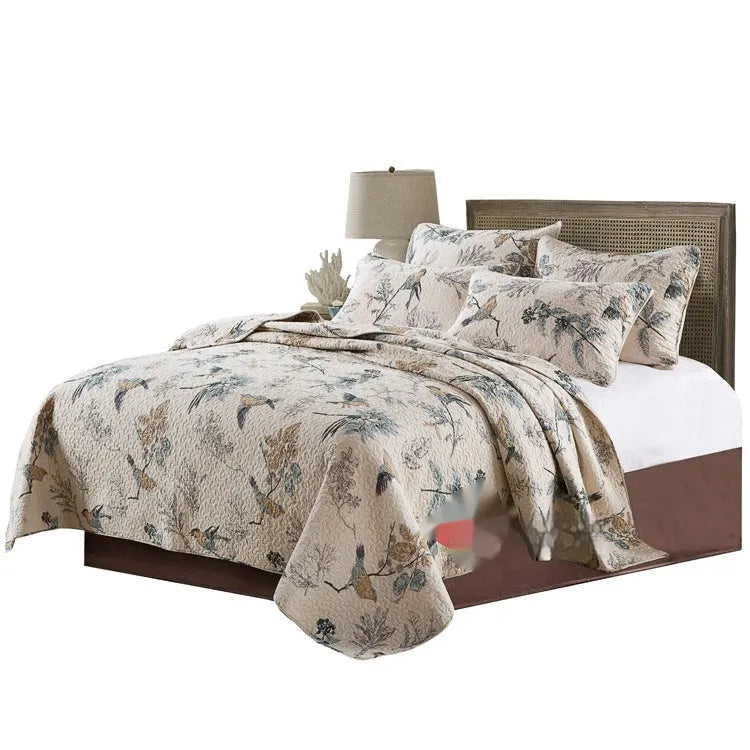 Quilted cotton bed cover set with pillowcases in American style pattern