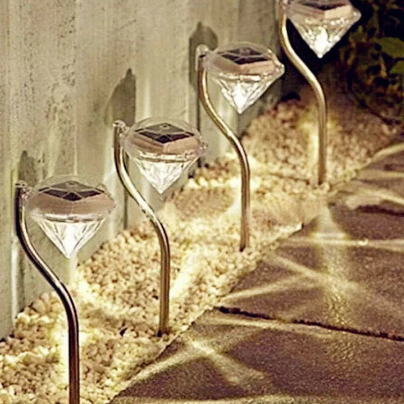 Solar powered garden diamond light with adjustable angle and poly-silicon solar panel