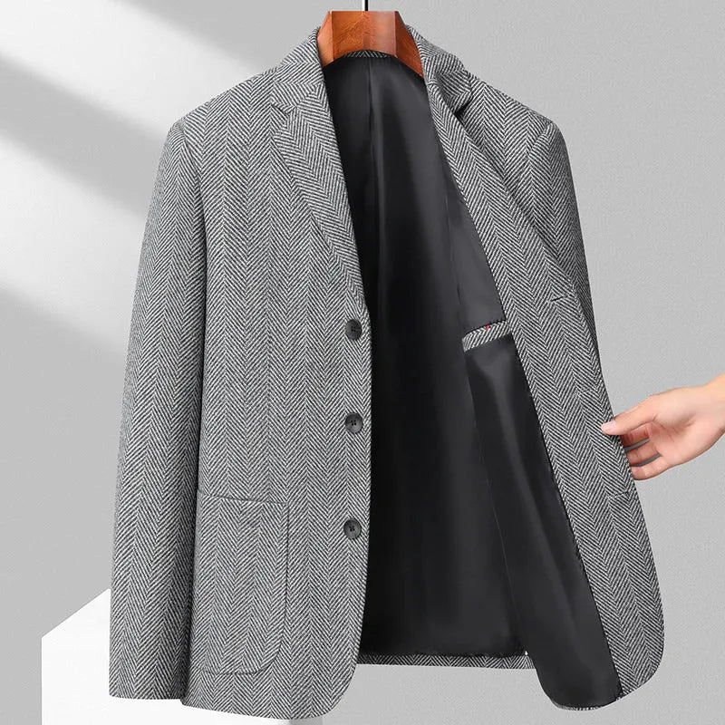 Men's solid colour loose fit woolen coat in polyester for spring and autumn.