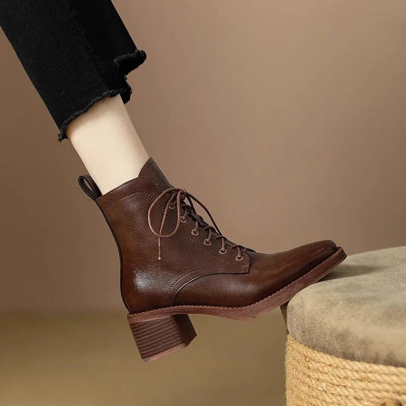 Women's black pointed-toe ankle boots with 5.5cm heel and artificial PU upper material