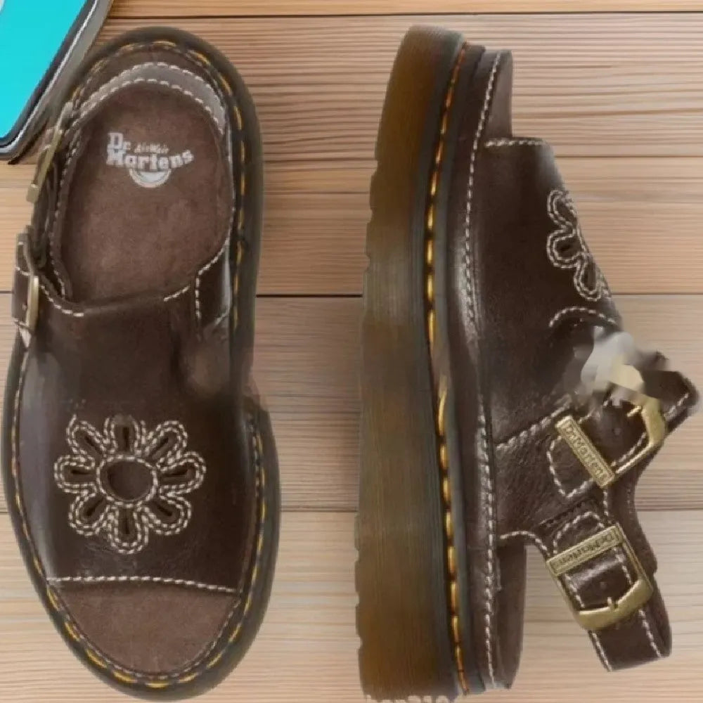 Men's black embroidered beach sandals with flower pattern and flat heel