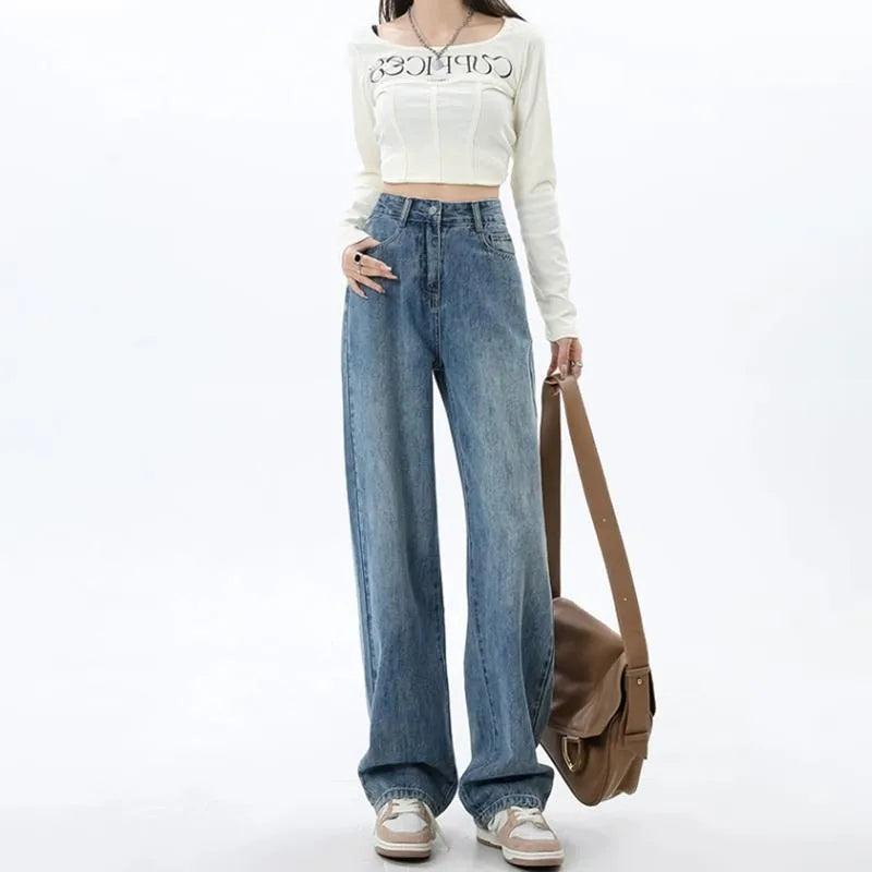 Women's high waist wide leg jeans in retro blue denim with straight cut