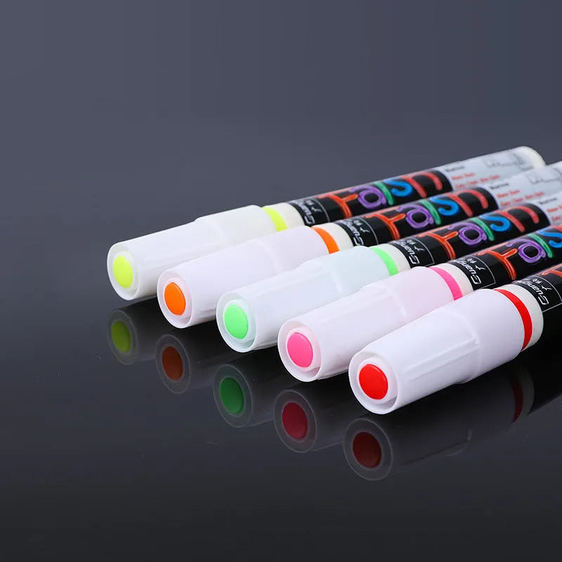 Electronic fluorescent highlighter pen with oblique chisel tip on card packaging, showing 8 colour or 12 colour refill options.