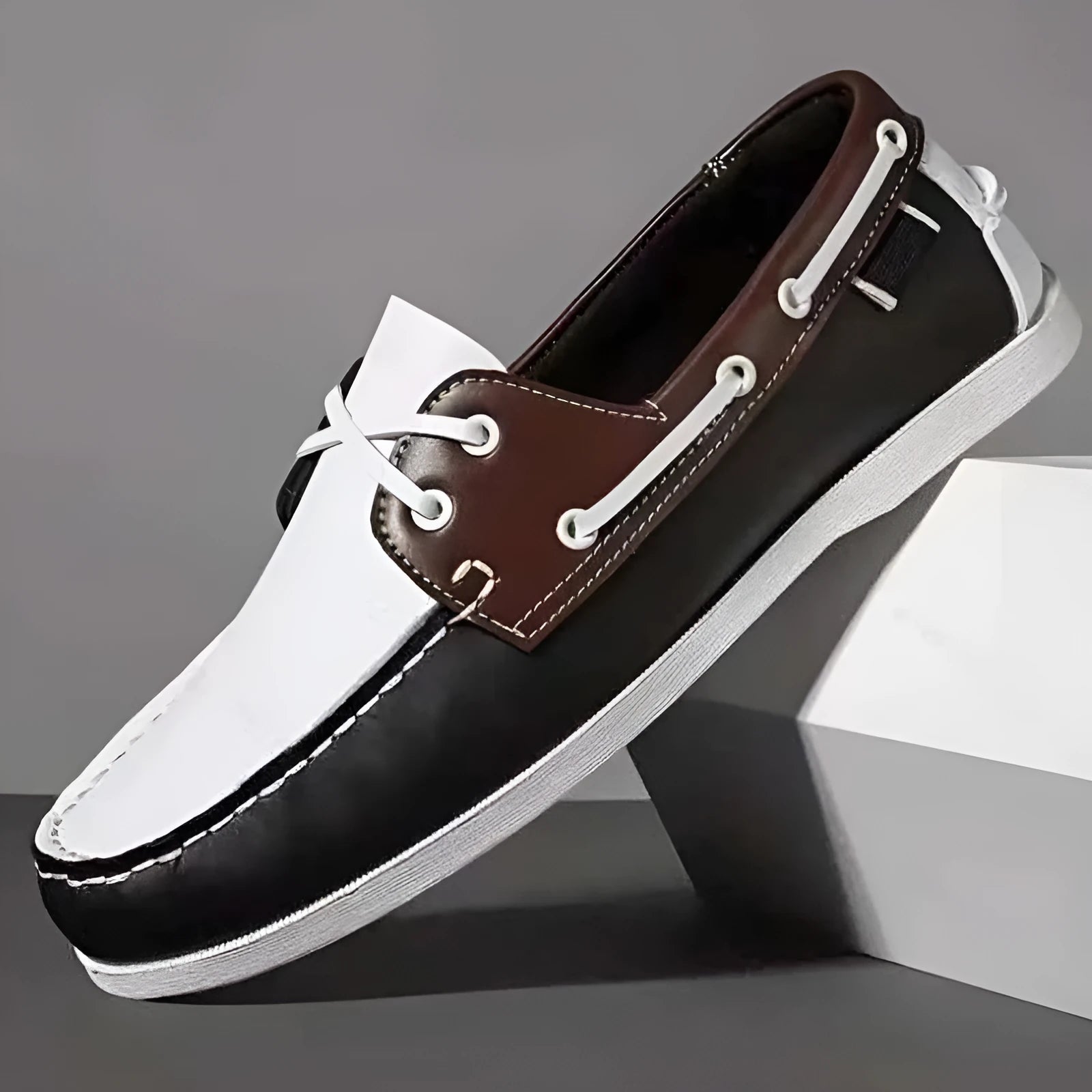 Men's British style casual shoes in artificial PU leather with a flat heel and round toe.