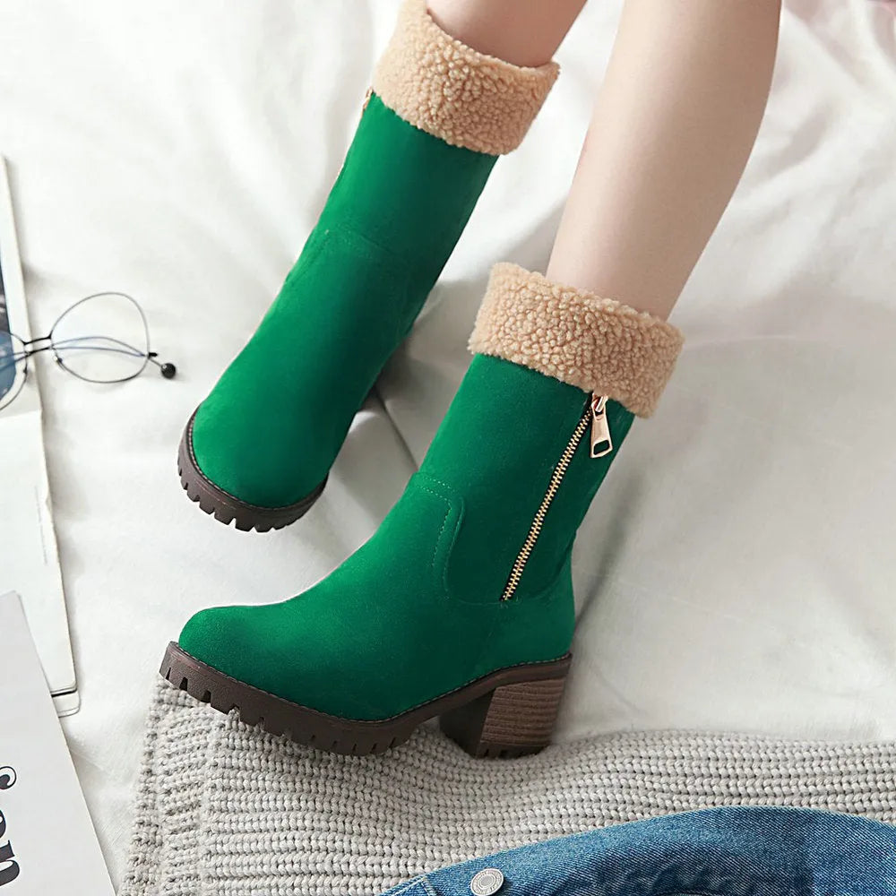 Women's snow boots with rubber insole and plush lining in winter colours