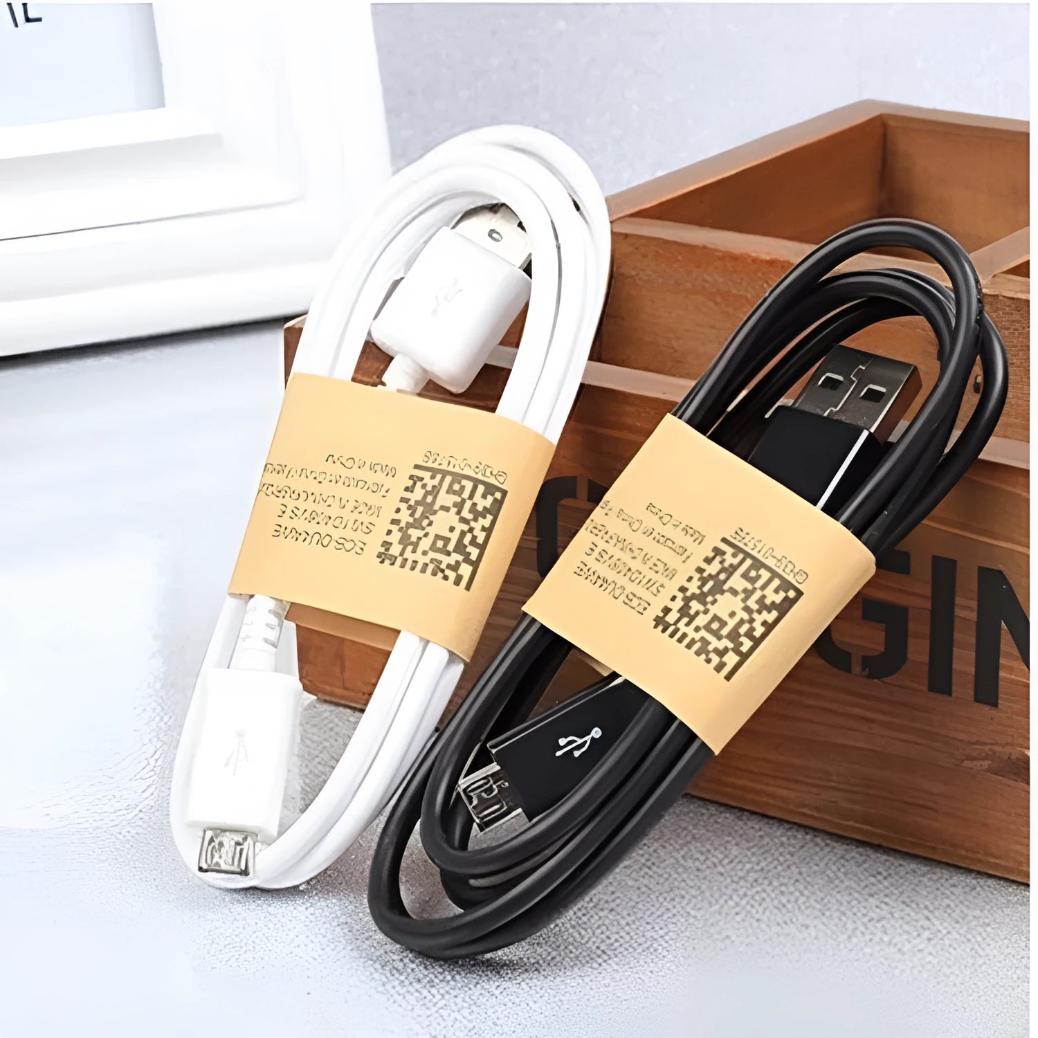 Android smartphone universal micro USB data cable in black or white with 1-metre length