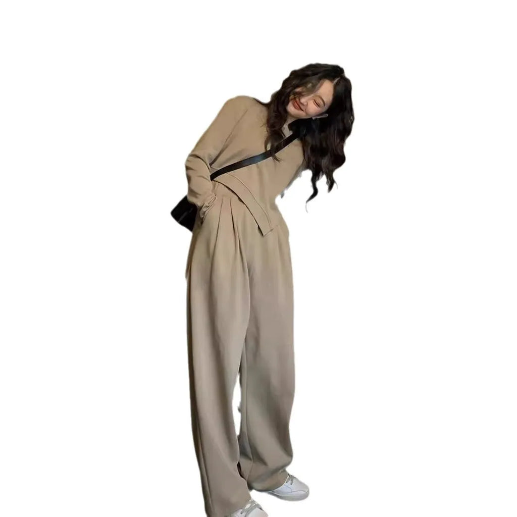 Women's loose casual sports suit set in solid colour with top and trousers, splicing detail, khaki or brown options
