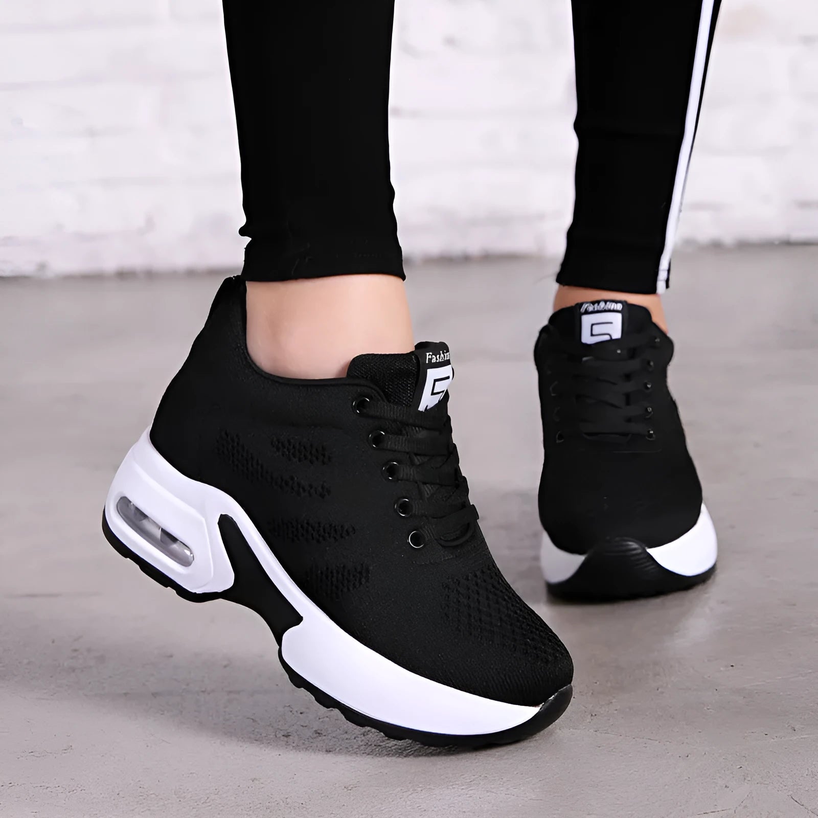 Soft sole mesh height-increasing platform casual shoes in black, side view