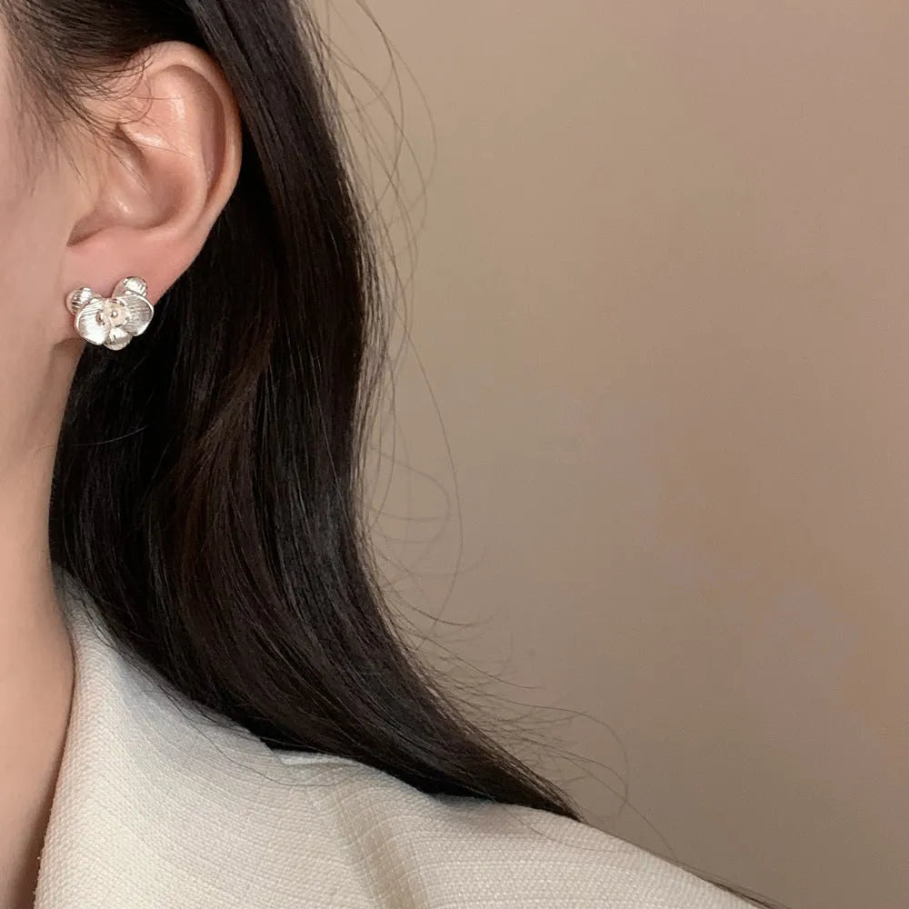 Retro floral copper earrings for women in gold and silver tone options